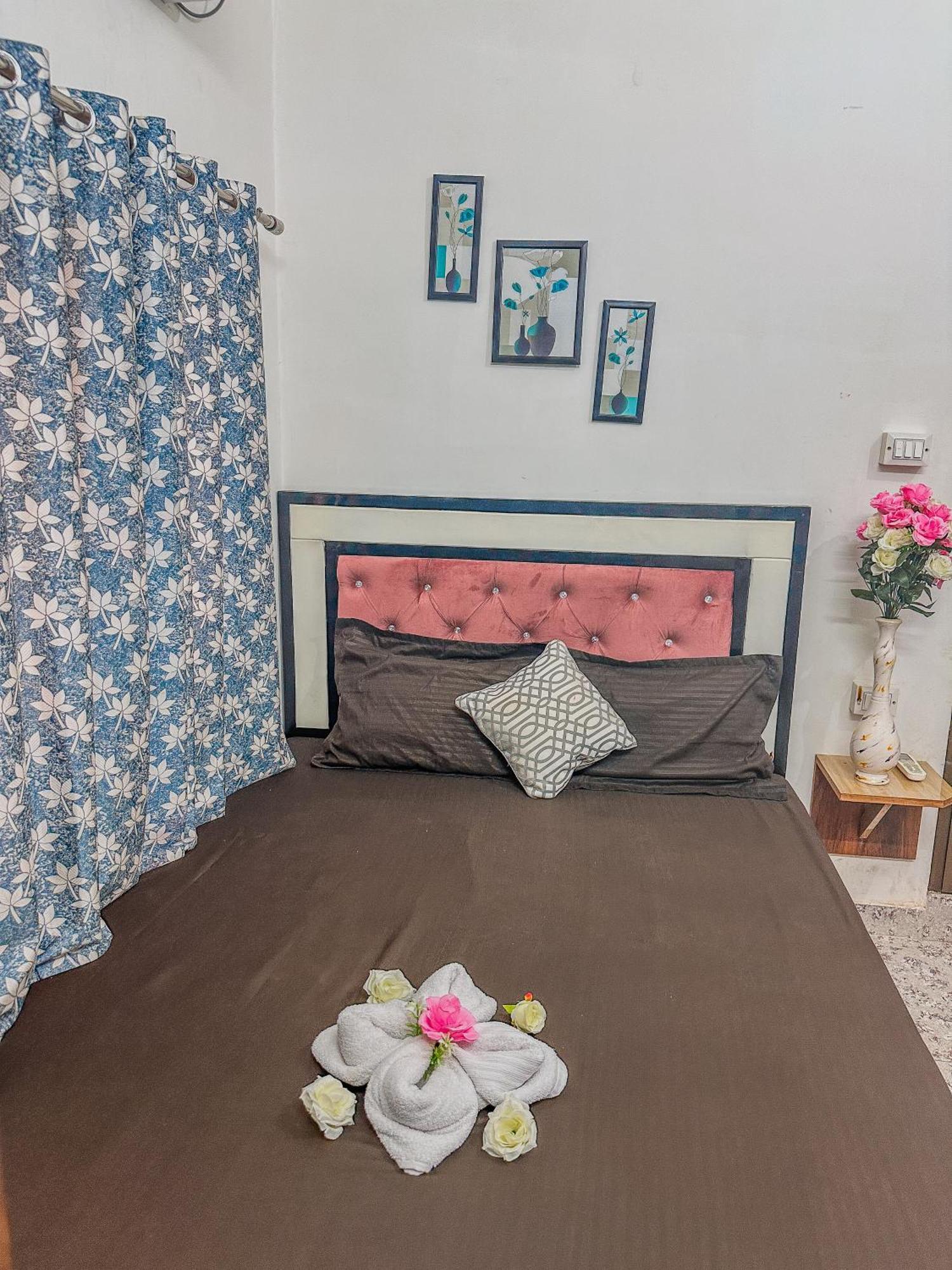 Shree K.B Guest House Varanasi Esterno foto